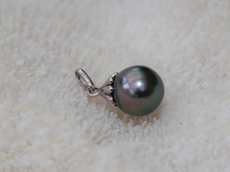 pendentif_argent_perle_noire_petales_fleur_2.jpg