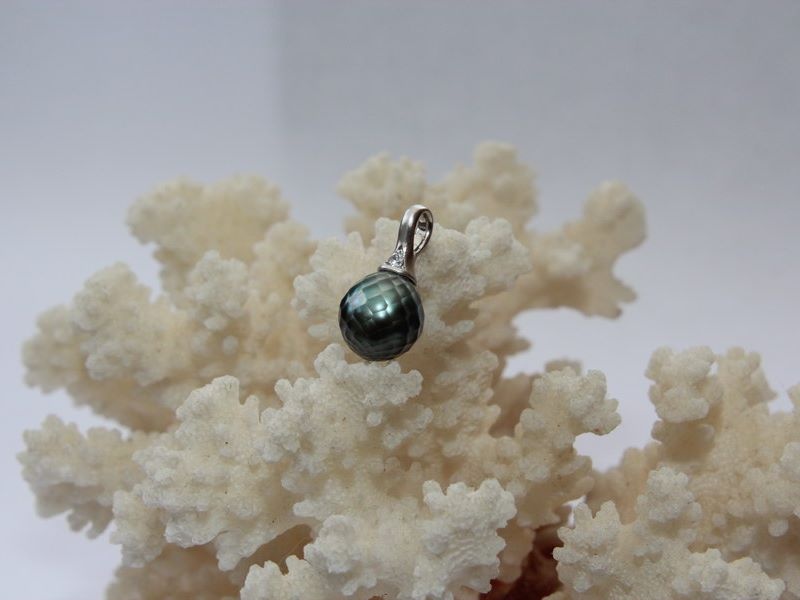pendentif_argent_perle_noire_taillee_5.jpg