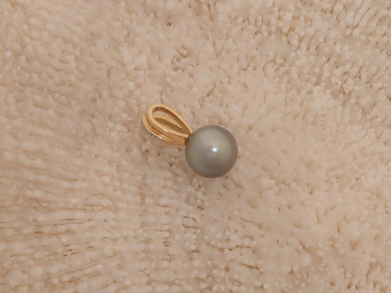 pendentif_or_perle_noire_toau_2.jpg