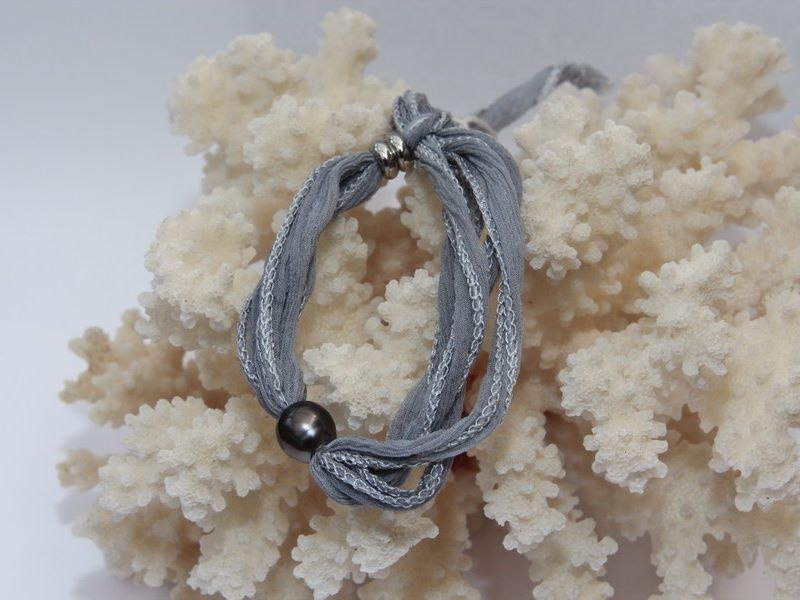 bracelet_perle_noire__soie_2.jpg