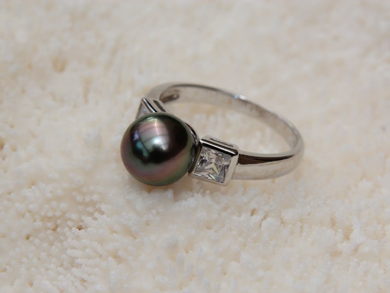 bague_perle_noire_2_zirconiums_tepoto_2.jpg